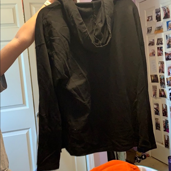 Light weight hoodie - Picture 2 of 2